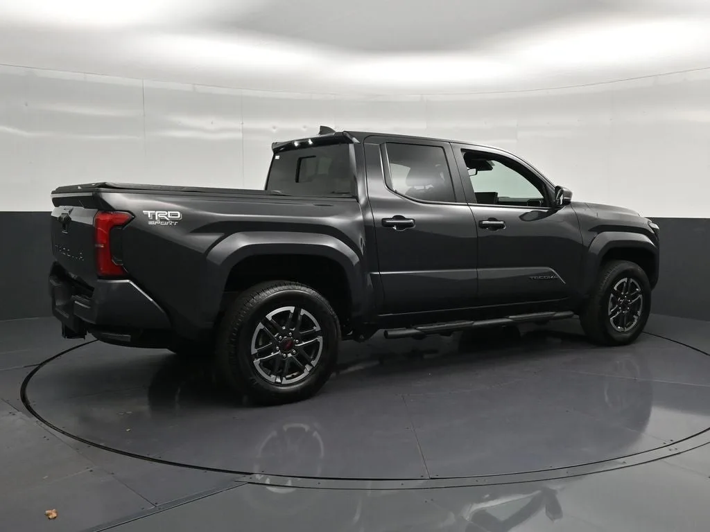 2025 Toyota Tacoma TRD Sport photo 3