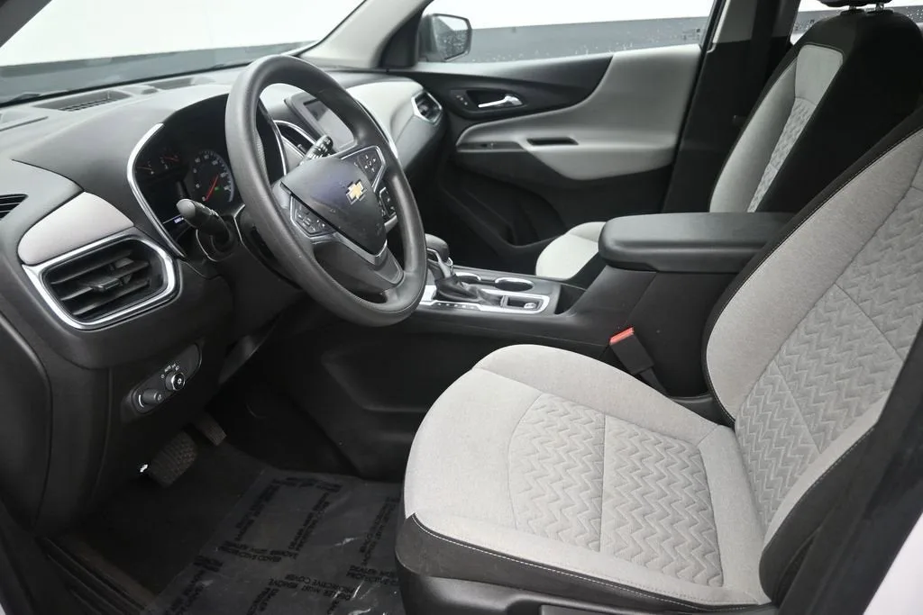 2022 Chevrolet Equinox LS photo 11