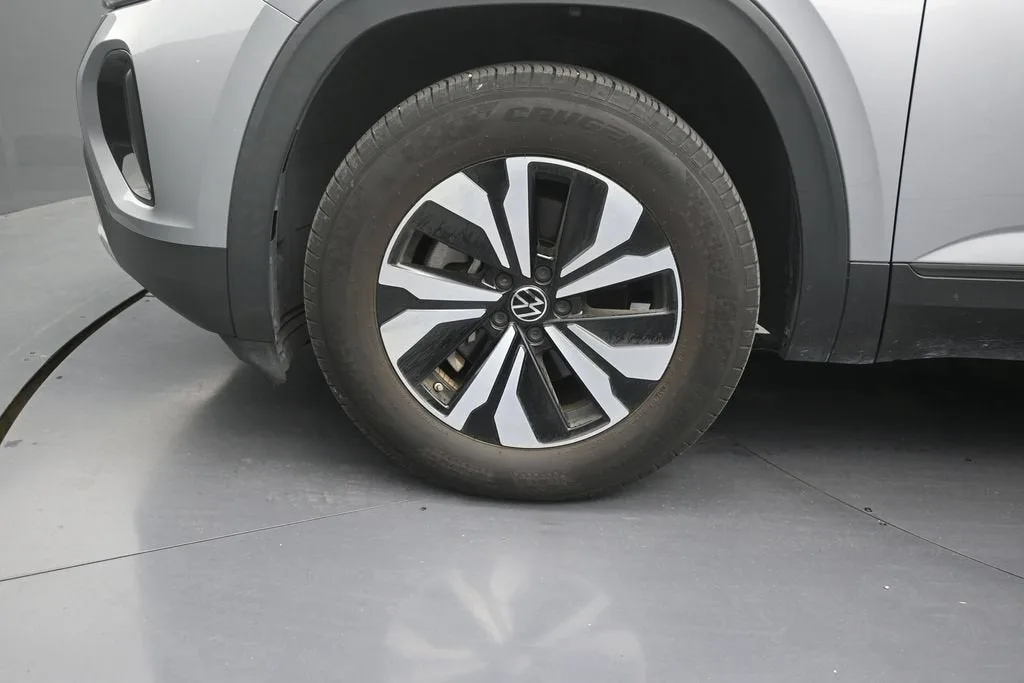 2024 Volkswagen Atlas Cross Sport 2.0T SE photo 9