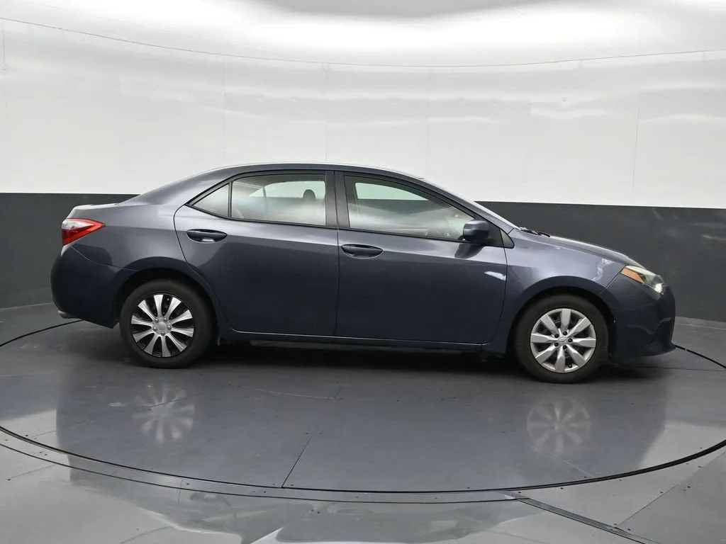 2015 Toyota Corolla L photo 7