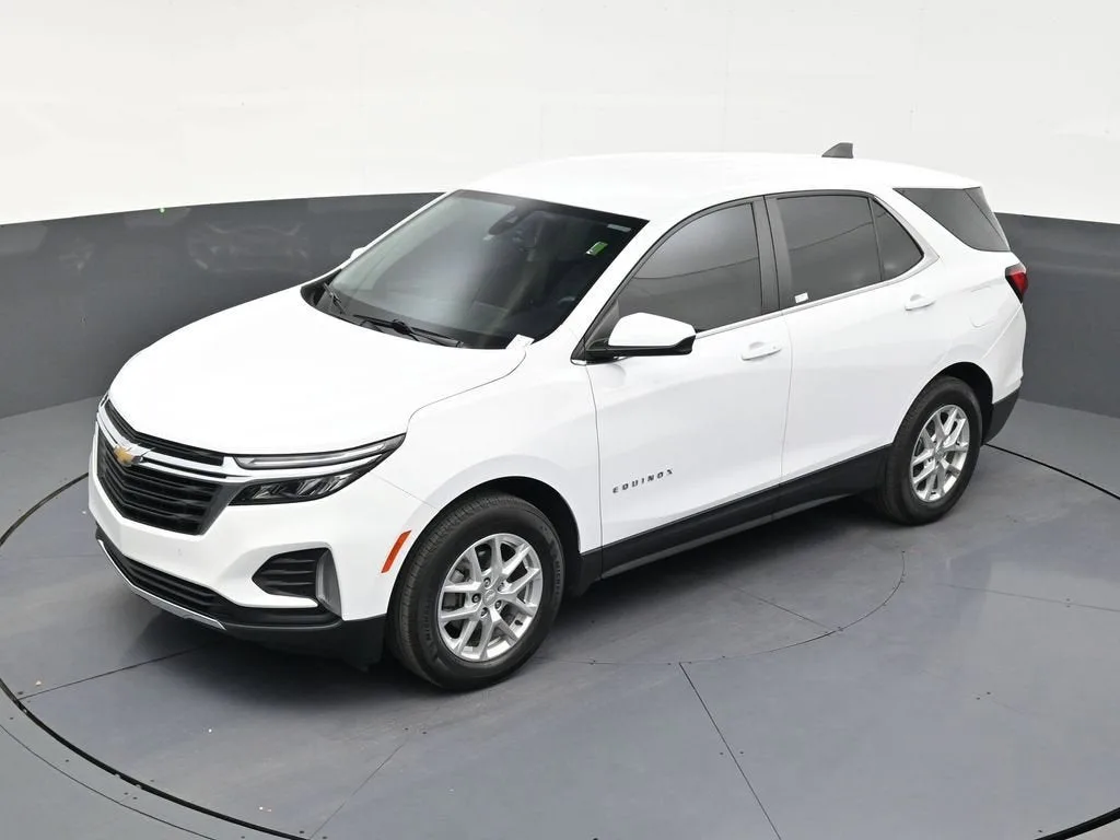 2024 Chevrolet Equinox LT photo 12