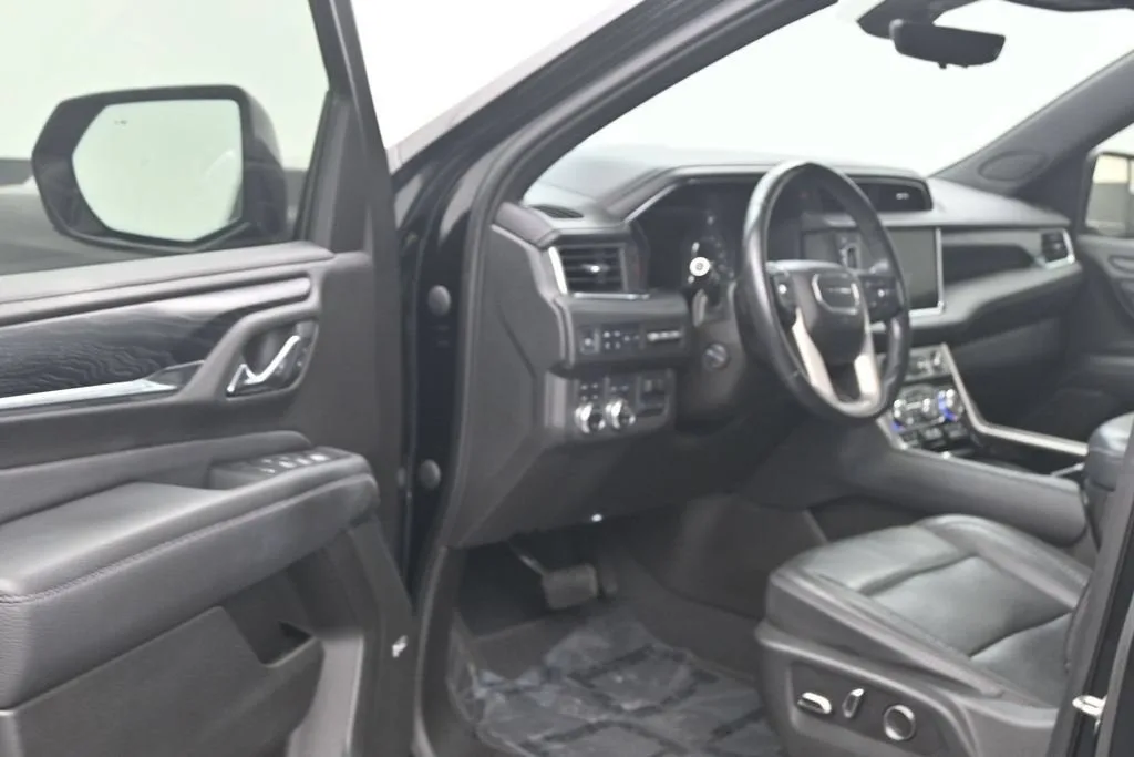 2021 GMC Yukon Denali photo 10