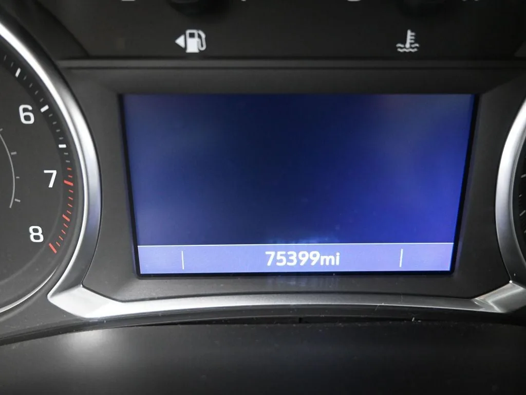 2021 Chevrolet Traverse LT Leather photo 12