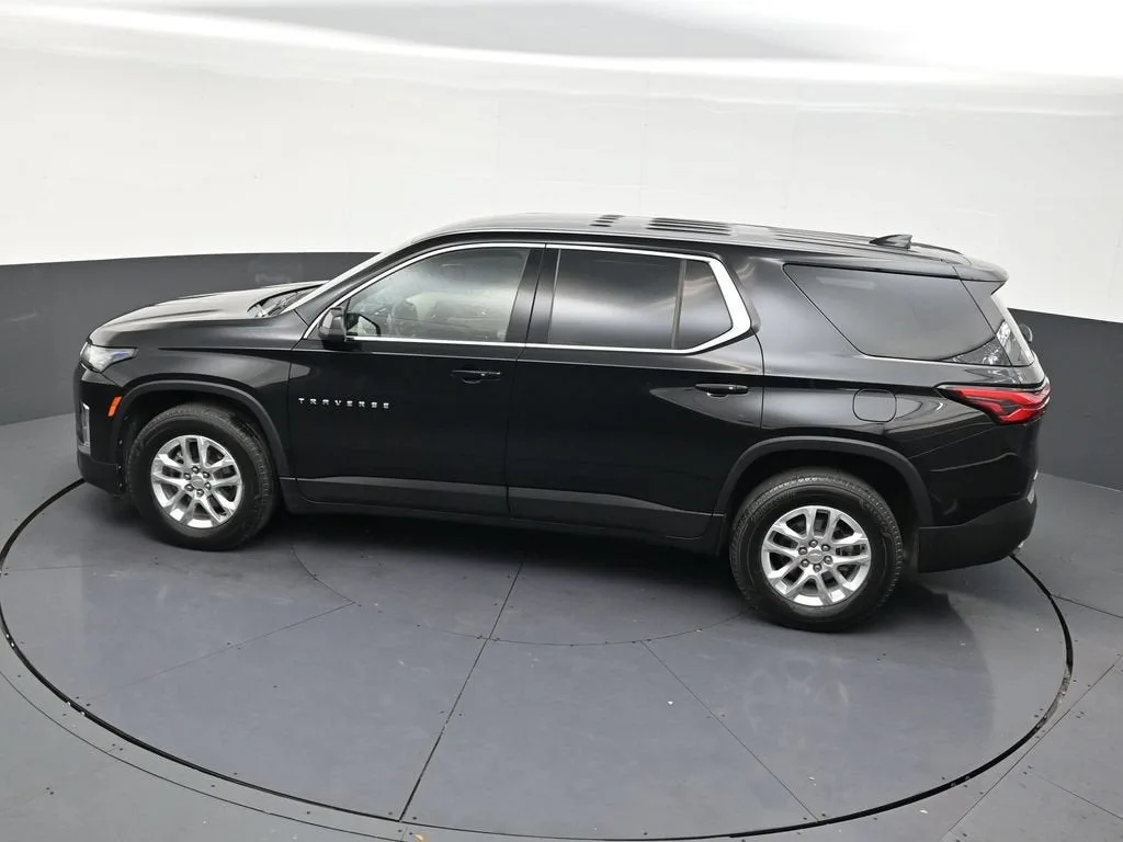 2022 Chevrolet Traverse LS photo 12