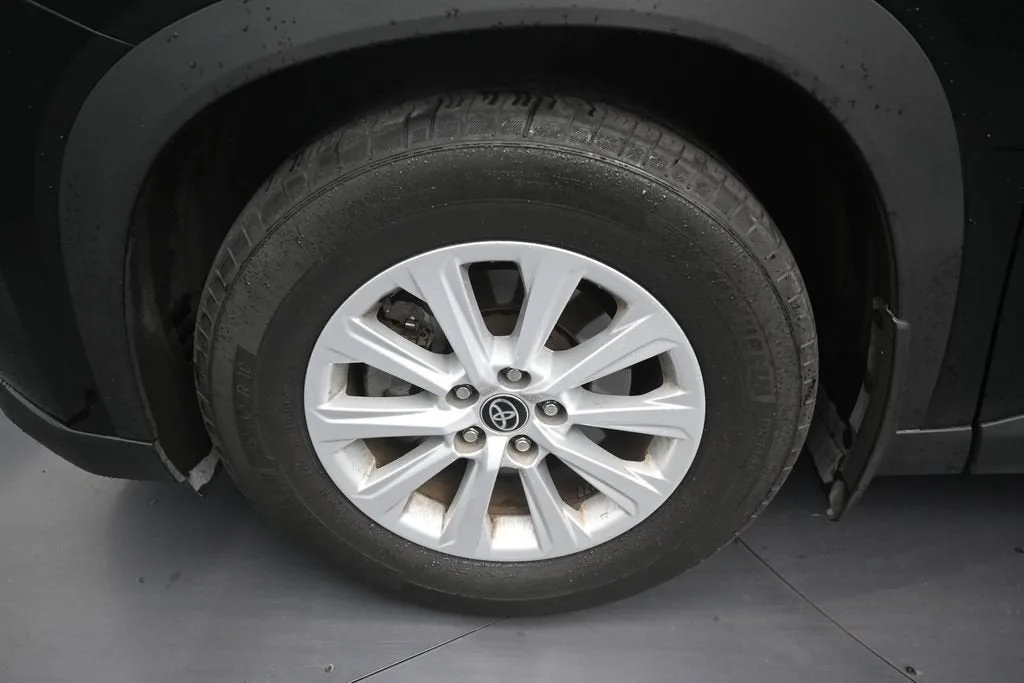 2024 Toyota Grand Highlander XLE photo 9
