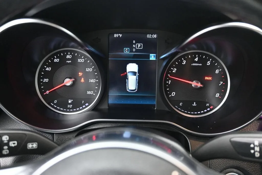 2021 Mercedes-Benz GLC 300 SUV photo 9