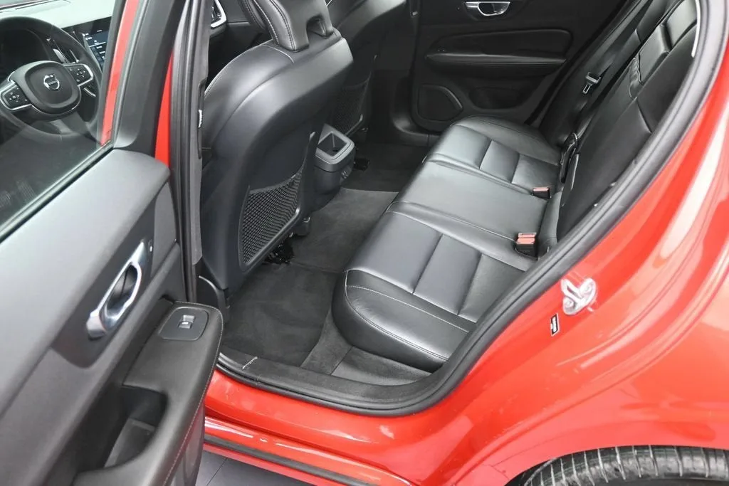 2023 Volvo S60 B5 Core Dark Theme photo 12