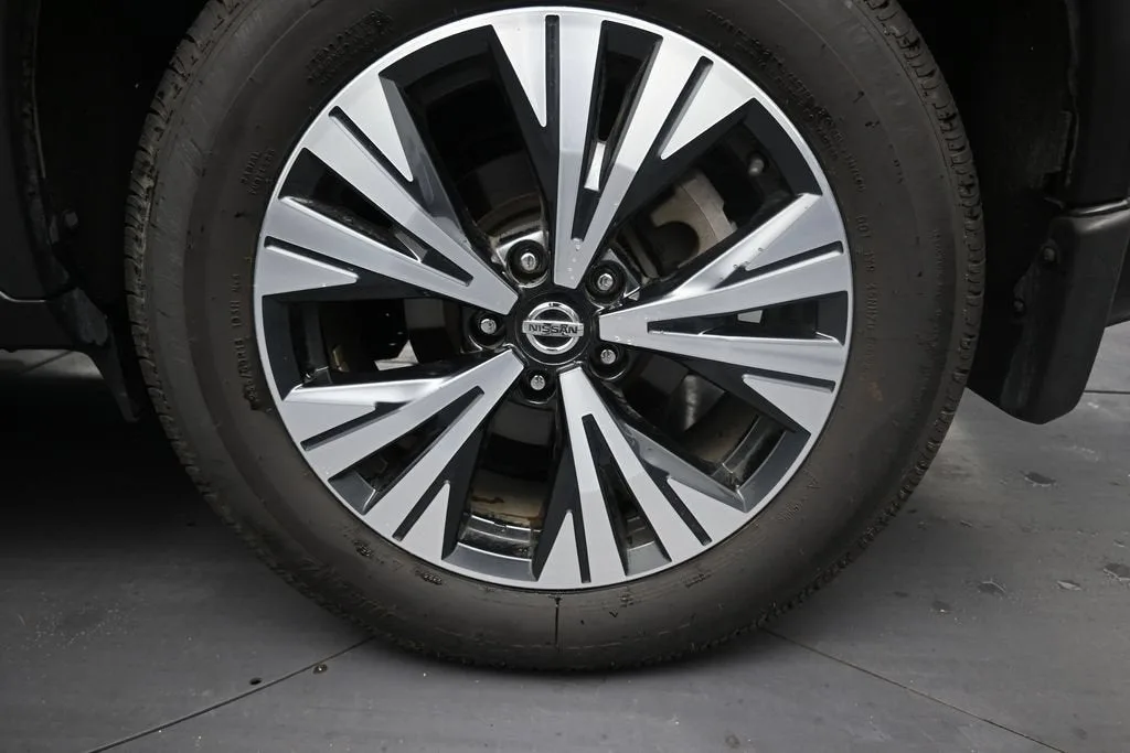 2021 Nissan Rogue SV FWD photo 10