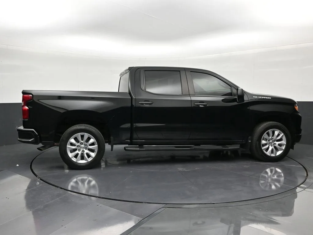 2023 Chevrolet Silverado 1500 Custom photo 6
