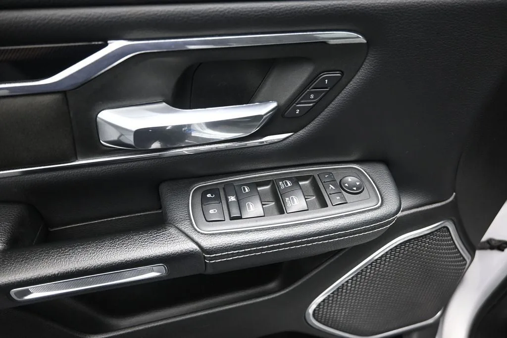 2022 RAM 1500 Laramie photo 10