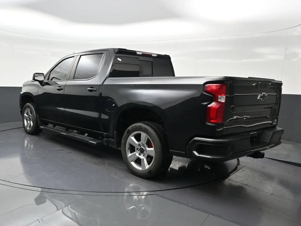 2021 Chevrolet Silverado 1500 RST photo 3
