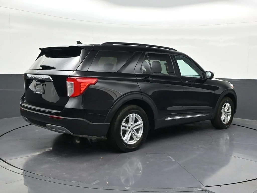 2024 Ford Explorer XLT photo 5