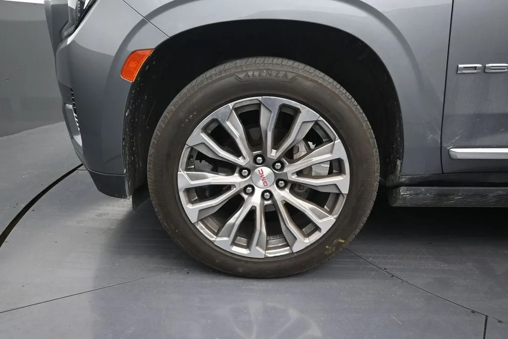2021 GMC Yukon XL Denali photo 9