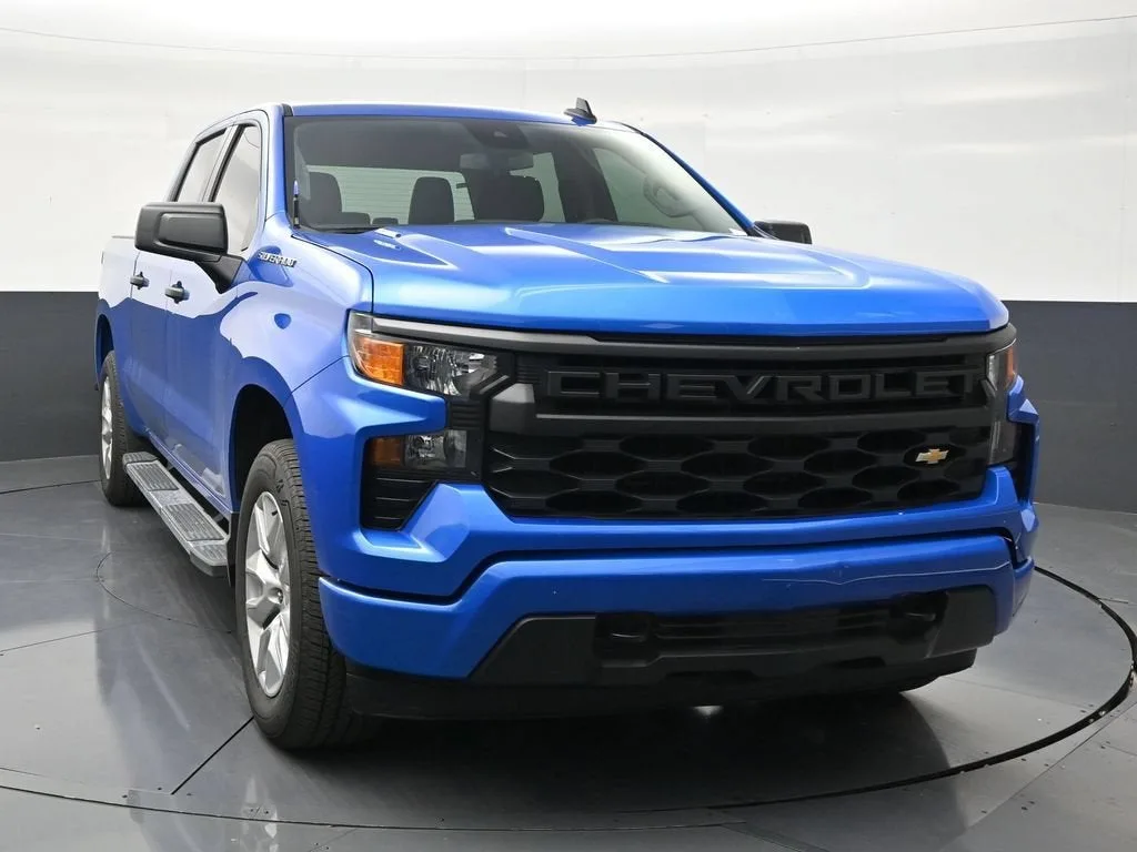 2025 Chevrolet Silverado 1500 Custom photo 7