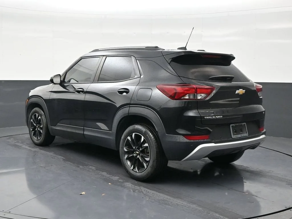 2022 Chevrolet Trailblazer LT photo 3