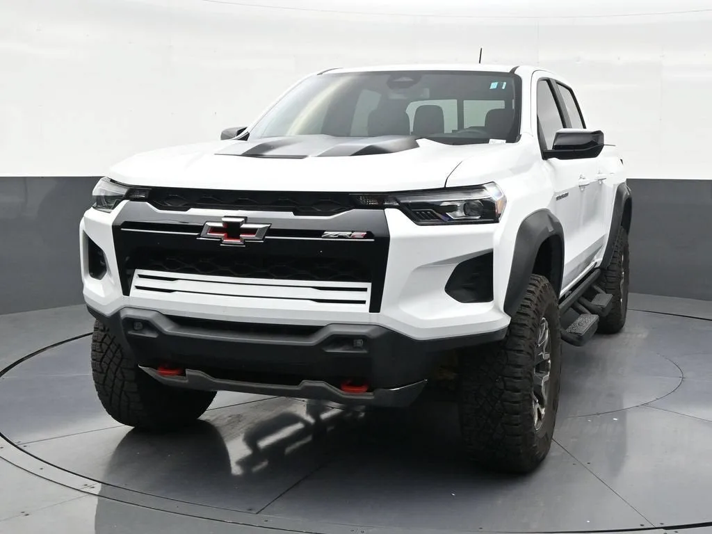 2025 Chevrolet Colorado ZR2 photo 8