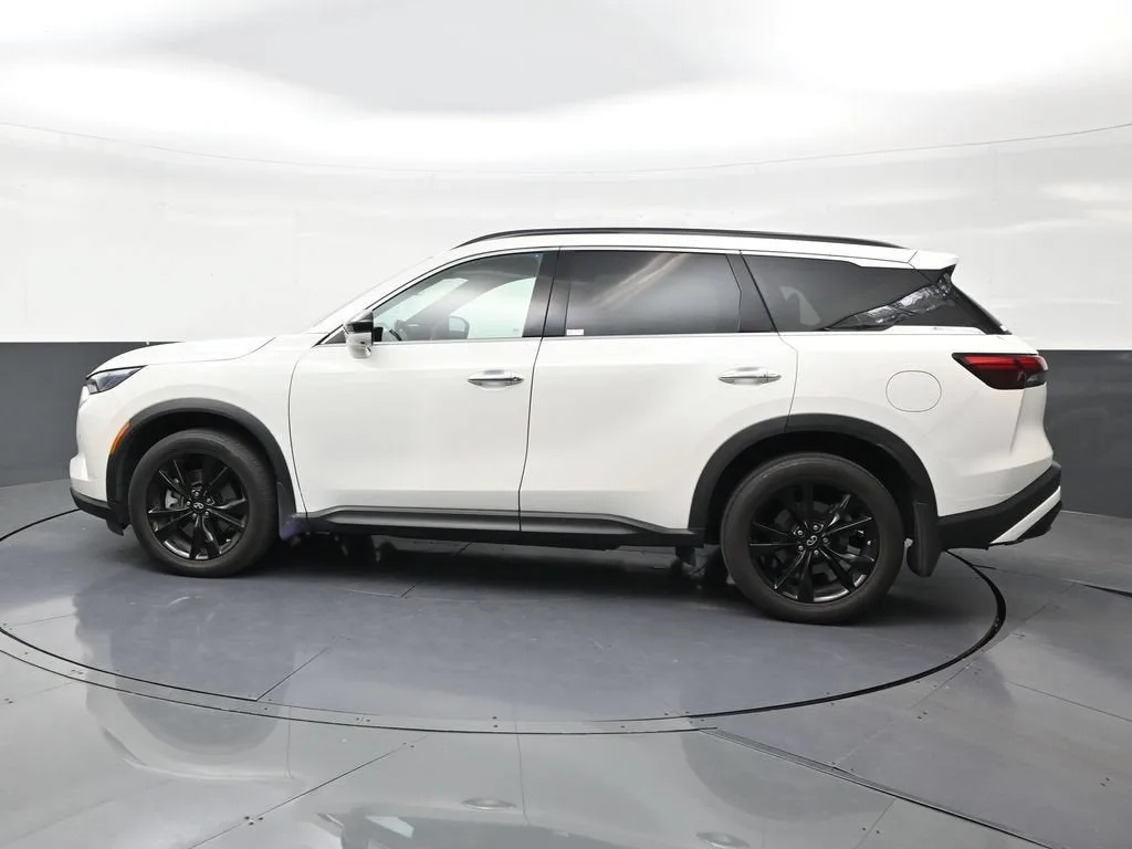 2025 INFINITI QX60 LUXE photo 2