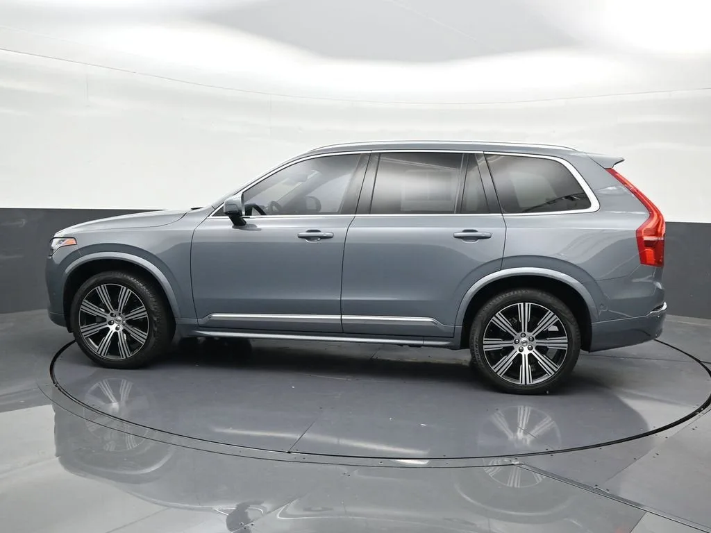 2023 Volvo XC90 B6 Ultimate 7-Seater photo 2