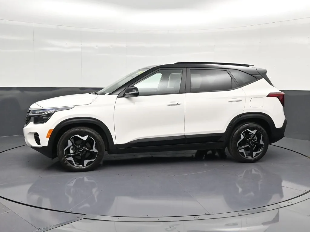 2025 Kia Seltos S photo 7