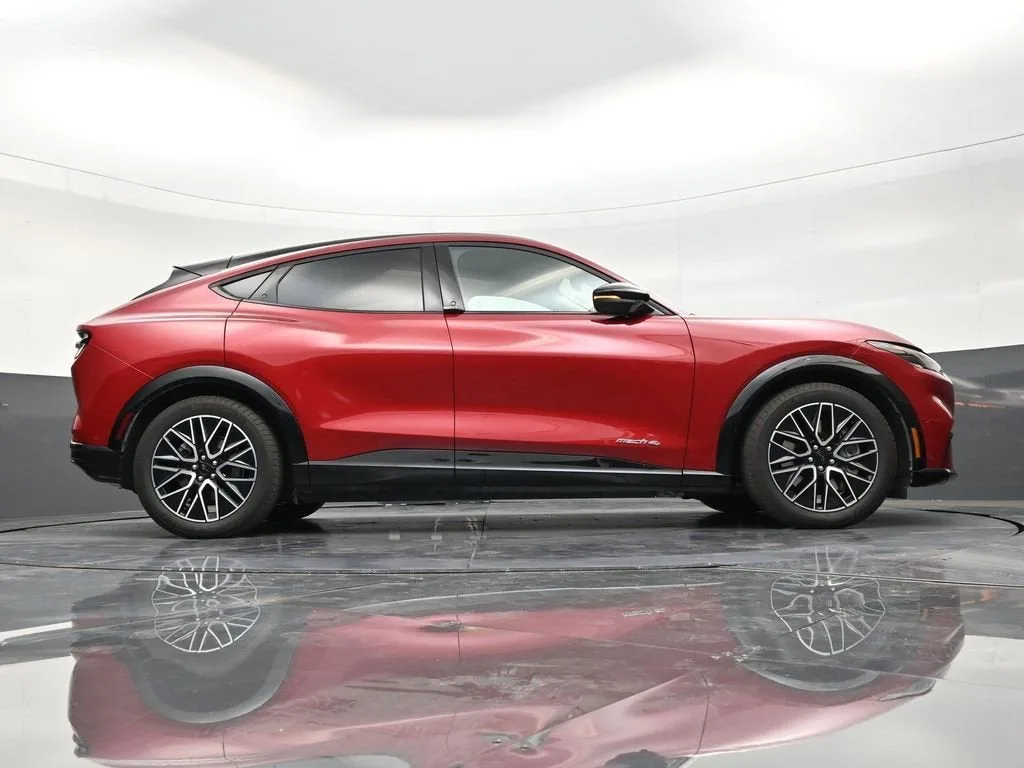 2024 Ford Mustang Mach-E Premium photo 24