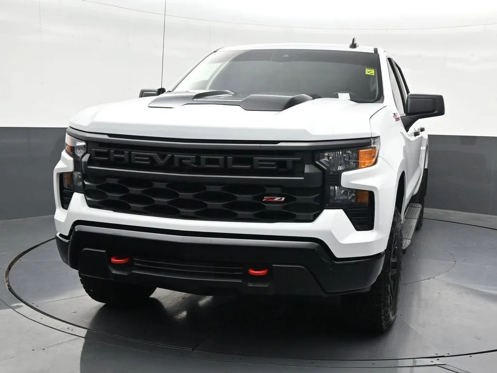 2025 Chevrolet Silverado 1500 Custom Trail Boss photo 9