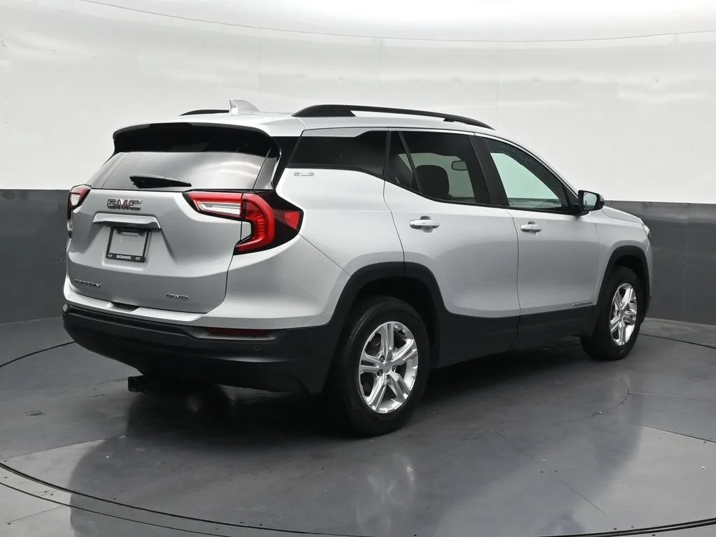 2022 GMC Terrain SLE photo 5