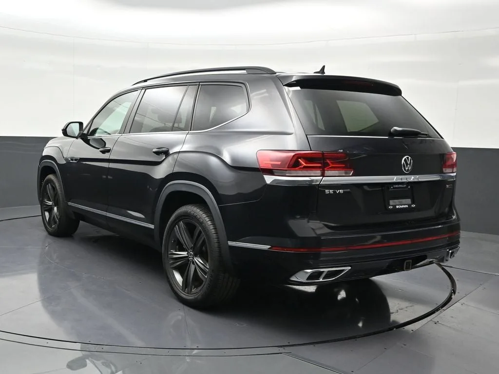 2021 Volkswagen Atlas 3.6L V6 SE w/Technology R-Line photo 3
