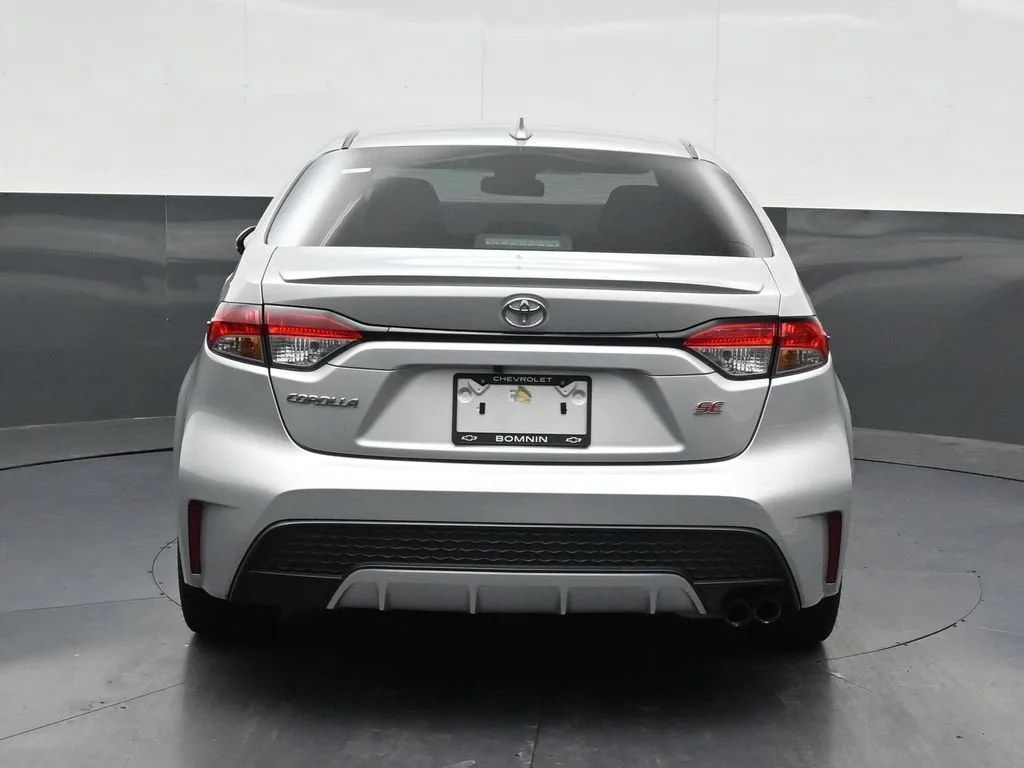 2022 Toyota Corolla SE photo 4