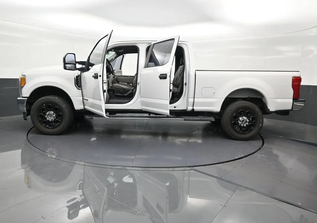 2019 Ford F-250 XL photo 2