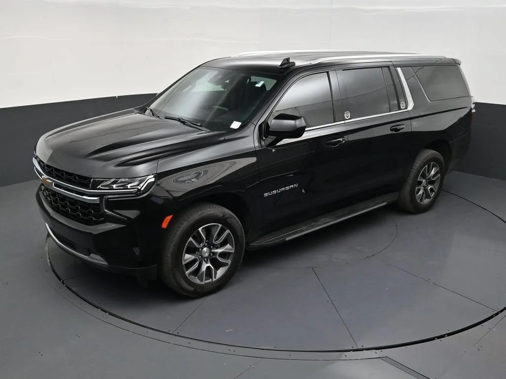 2024 Chevrolet Suburban LS photo 12