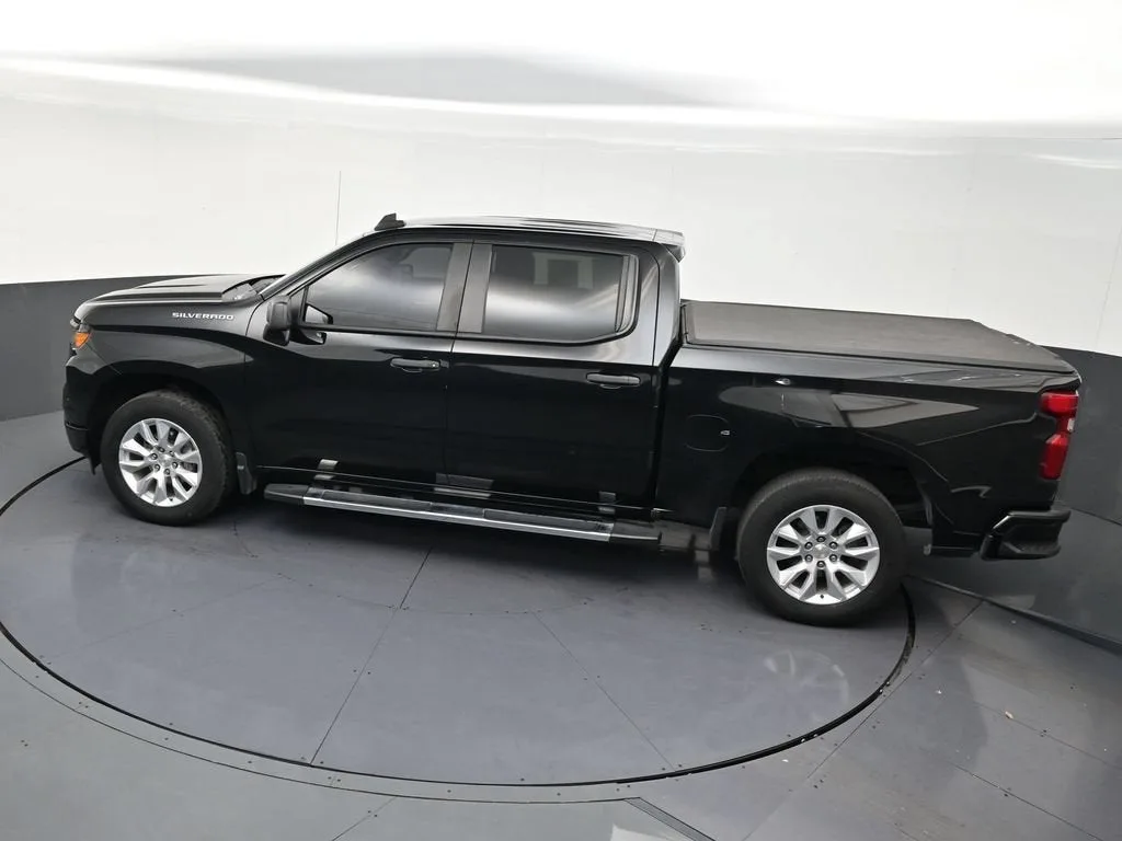 2022 Chevrolet Silverado 1500 LTD Custom photo 12