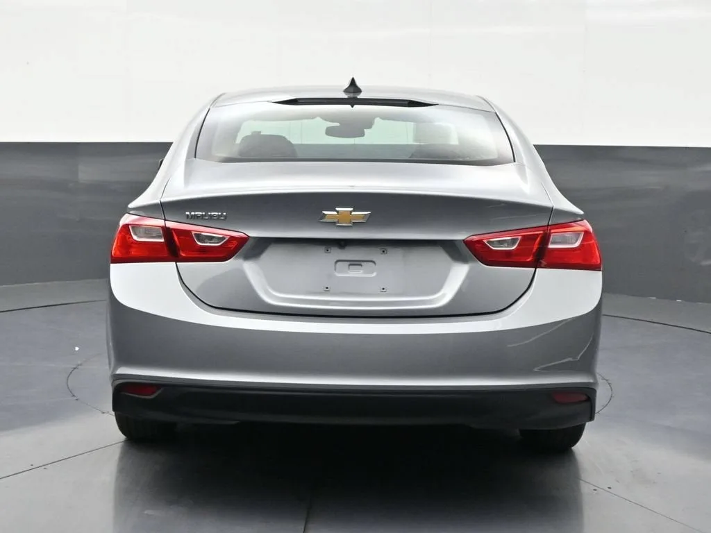 2023 Chevrolet Malibu LS photo 4