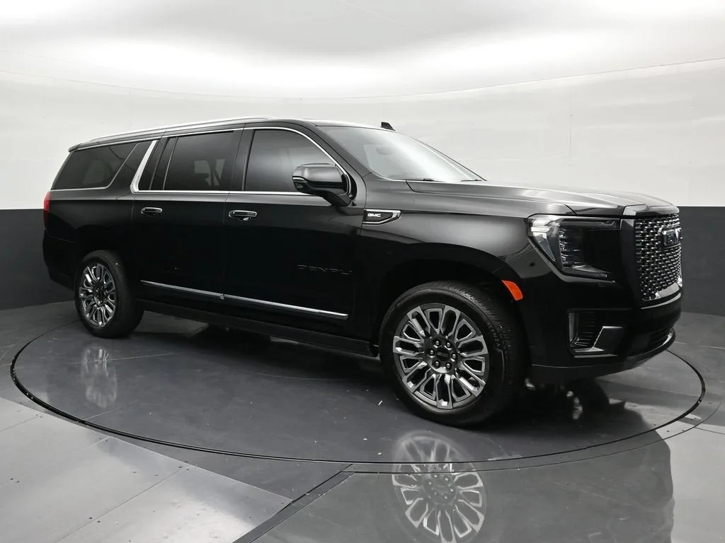 2023 GMC Yukon XL Denali Ultimate photo 7