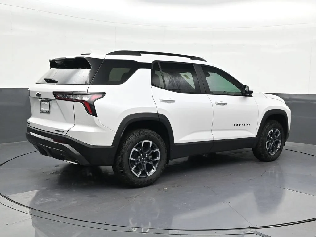 2025 Chevrolet Equinox ACTIV photo 5