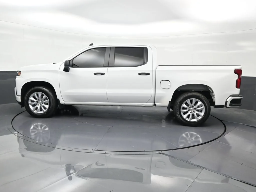 2020 Chevrolet Silverado 1500 Custom photo 2