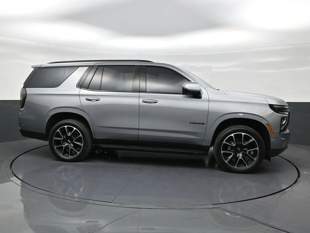 2025 Chevrolet Tahoe RST photo 6