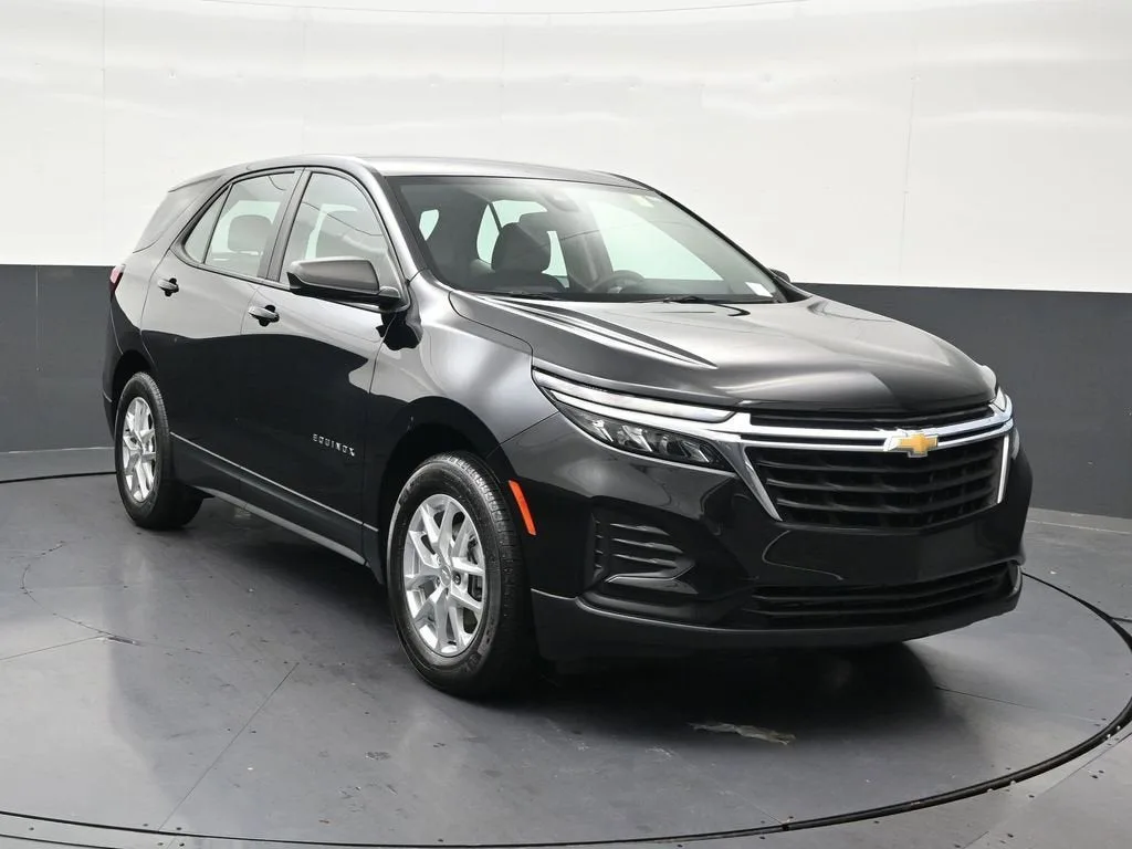 2024 Chevrolet Equinox LS photo 8