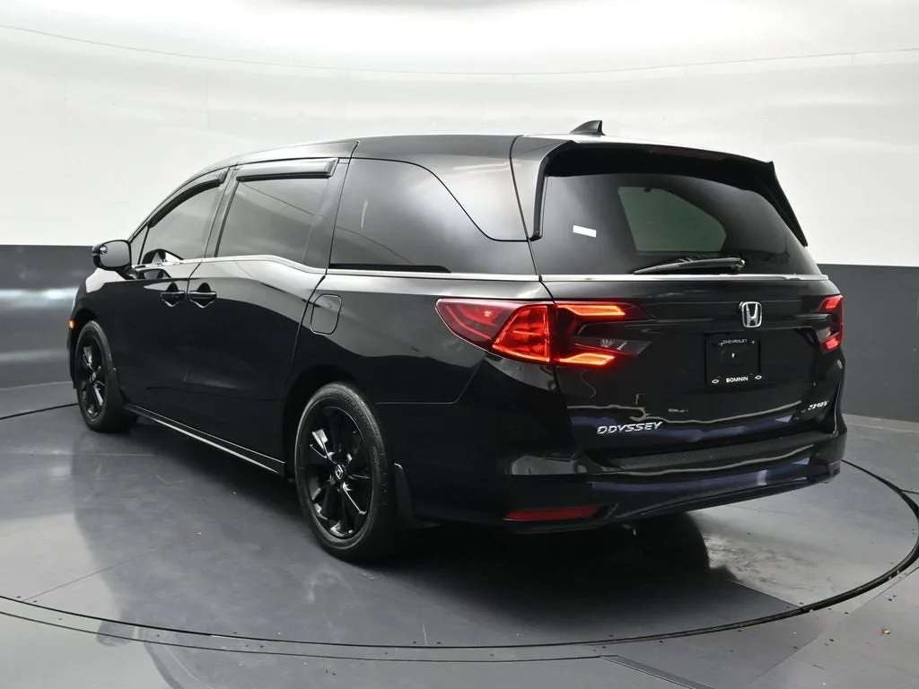 2024 Honda Odyssey Sport photo 3