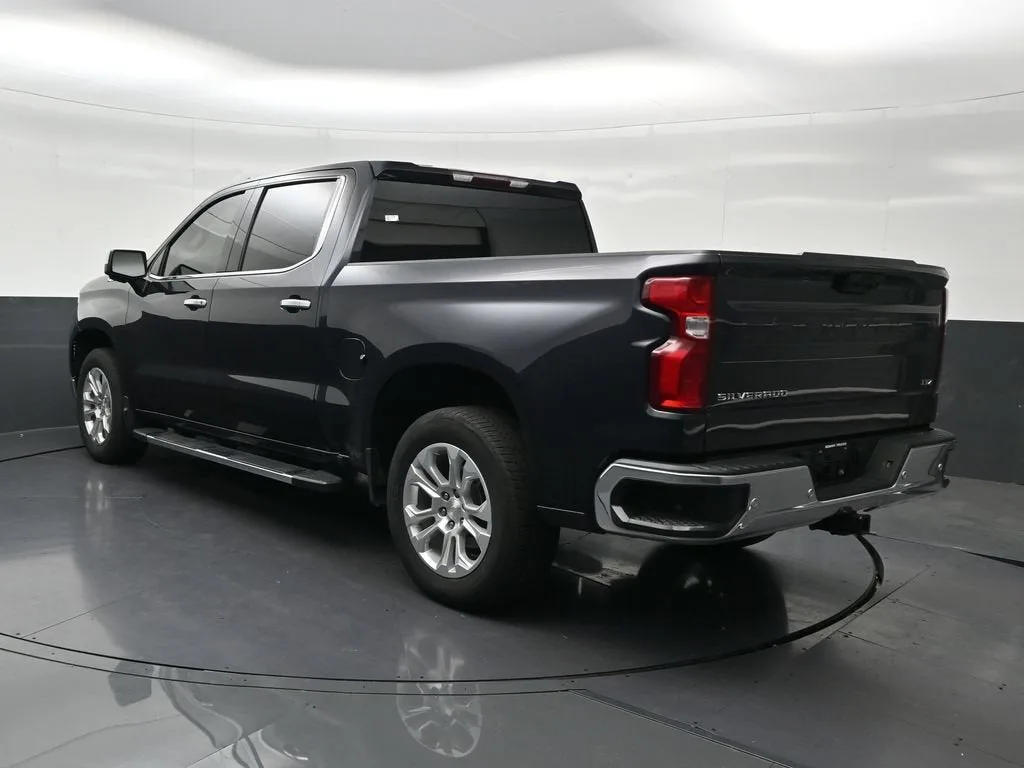 2023 Chevrolet Silverado 1500 LTZ photo 3