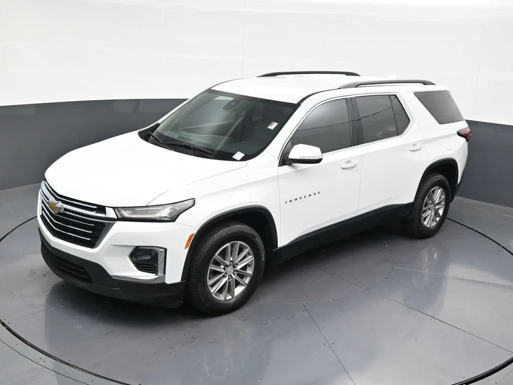 2023 Chevrolet Traverse LT Cloth photo 10