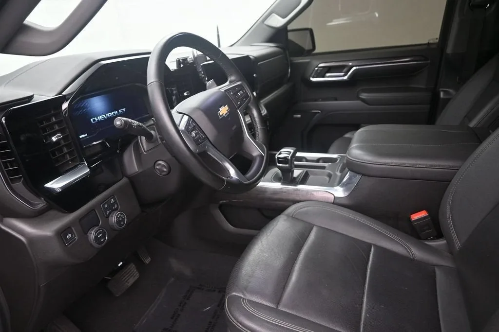 2024 Chevrolet Silverado 1500 LTZ photo 12