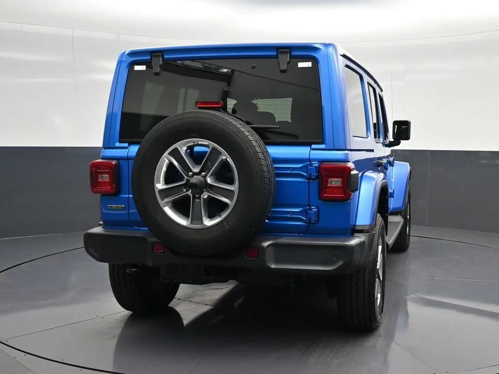 2023 Jeep Wrangler Sahara photo 2