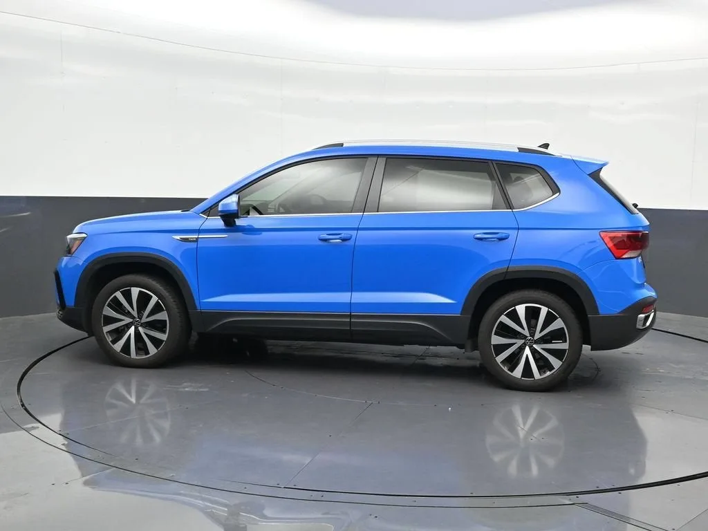 2022 Volkswagen Taos 1.5T SE photo 2