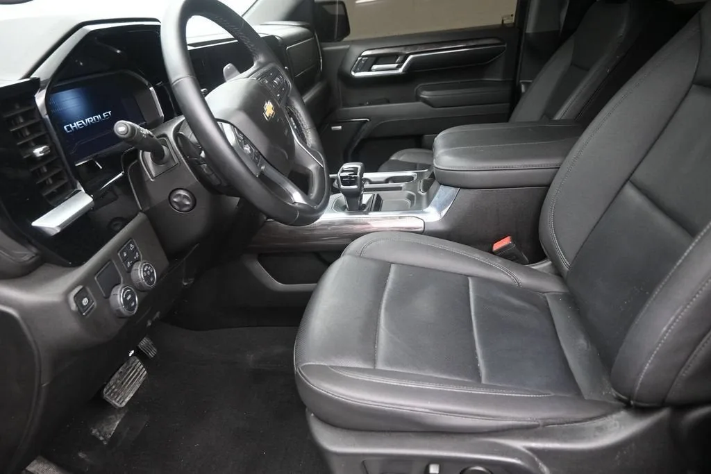 2024 Chevrolet Silverado 1500 LTZ photo 12