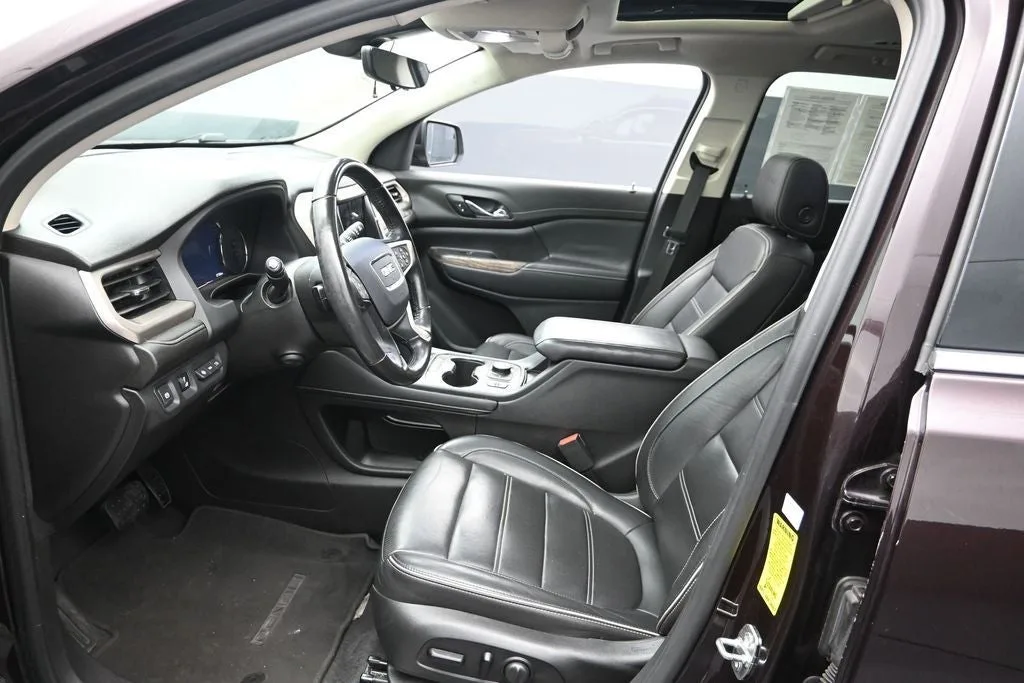 2020 GMC Acadia Denali photo 10