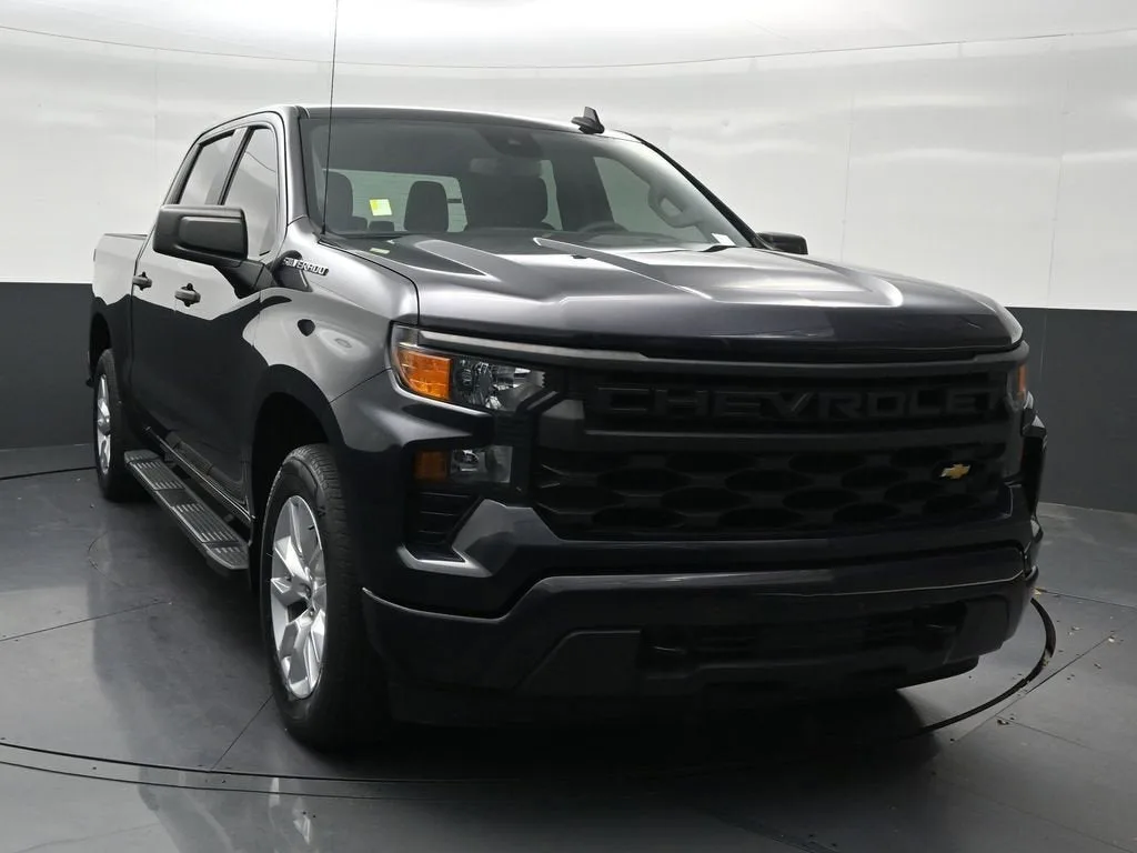 2023 Chevrolet Silverado 1500 Custom photo 8