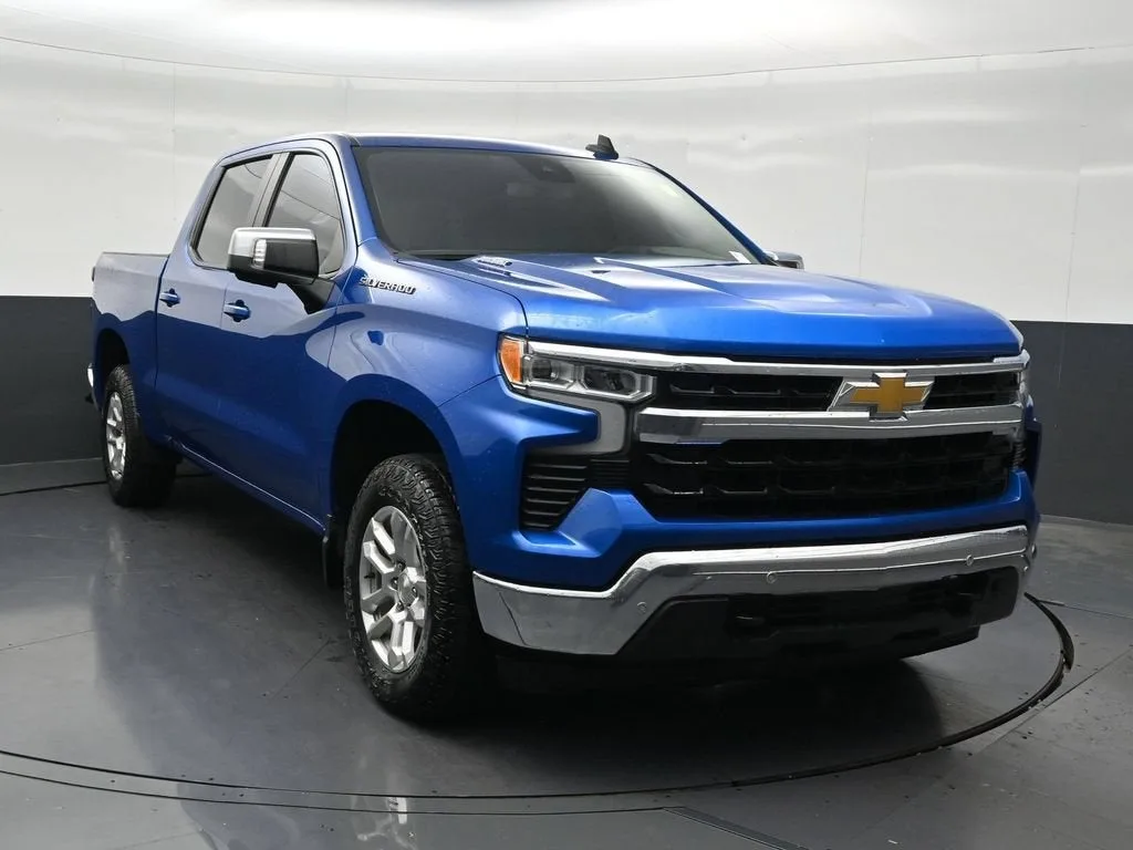 2024 Chevrolet Silverado 1500 LT photo 8