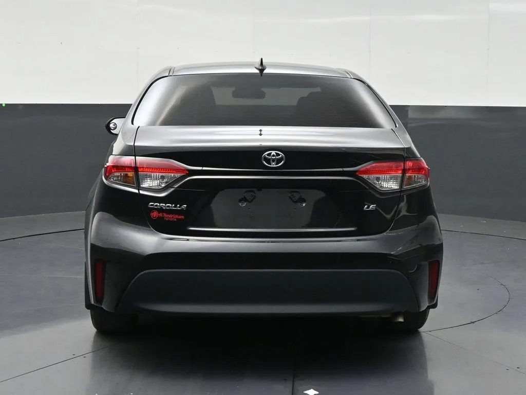 2025 Toyota Corolla LE photo 4
