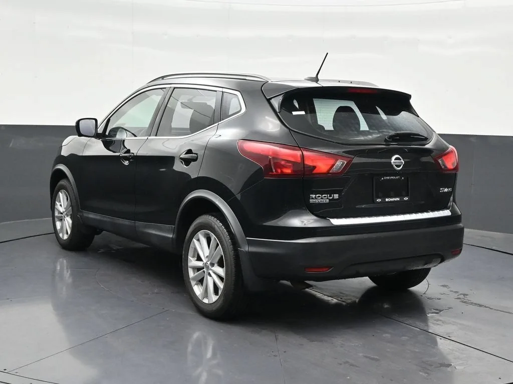 2018 Nissan Rogue Sport SV photo 3