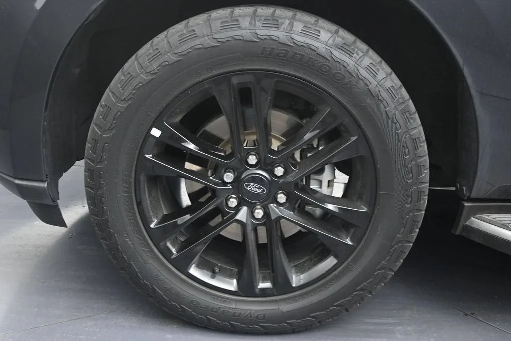 2023 Ford Expedition XLT photo 9